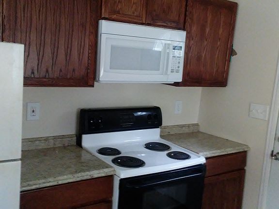 4th image of 5003 Olive St