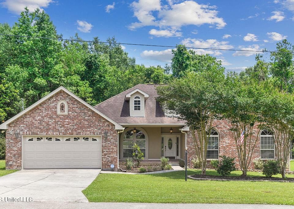1st image of 69234 Diamondhead Dr E