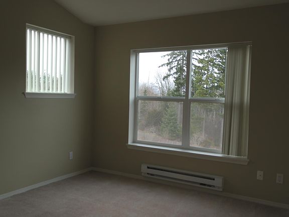 4th image of 1470 NE Katsura St