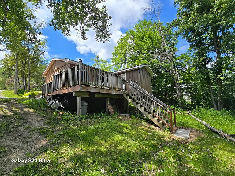 115 Kennedy Dr — Photo 2