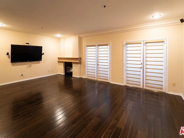 12011 Goshen Ave #202 — Photo 12