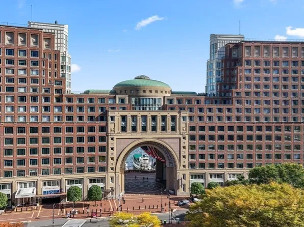 20 Rowes Wharf APT 604, Boston, MA 02110