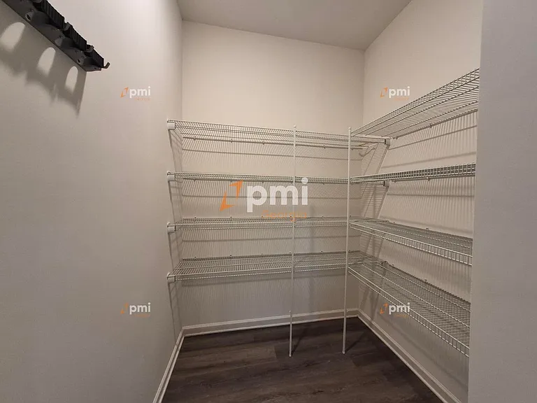 1081 Coldwater Dr — Photo 4