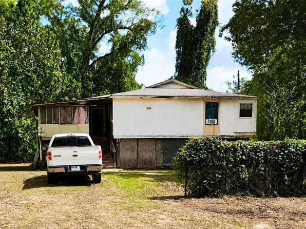 202 Trinity Rd, Dayton, TX 77535