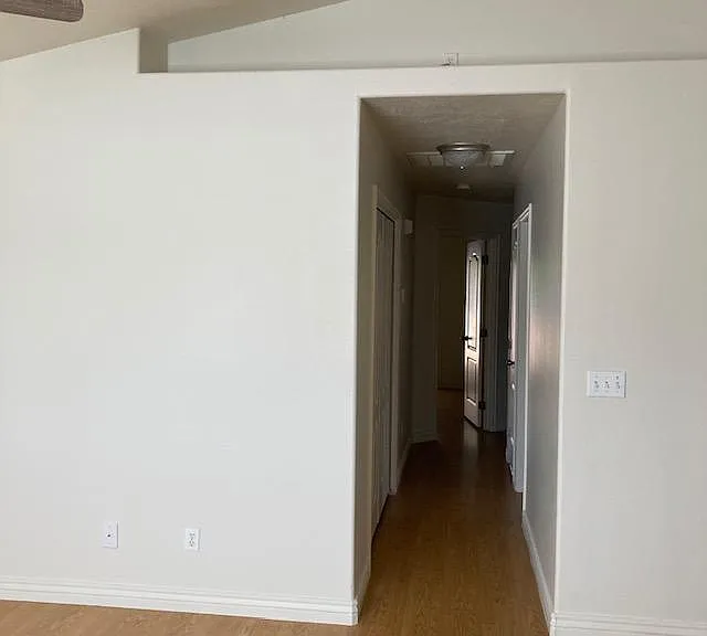 444 Sunland Dr — Photo 5