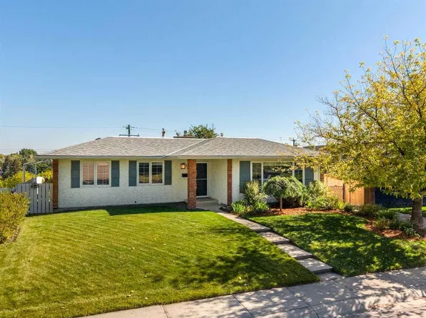 232 W Lake Wapta Rise SE, Calgary, AB T2J 2M9