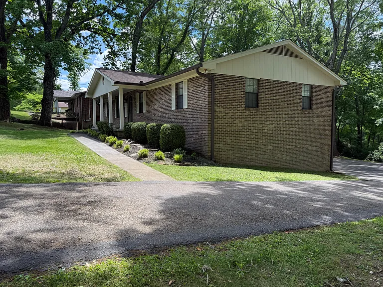 304 Gardner Rd — Photo 4
