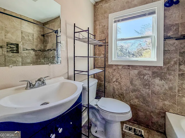 607 McArthur Blvd — Photo 9