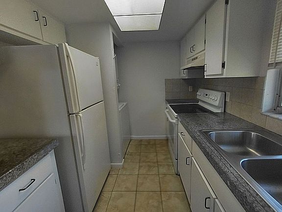 5th image of 5004 Chiquita Blvd S #212