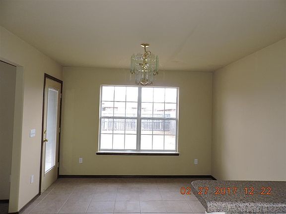 4th image of 705 SW 161st St