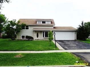 6988 Hemlock St, Hanover Park, IL 60133