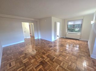 192-20 67th Ave #3G, Fresh Meadows, NY 11365