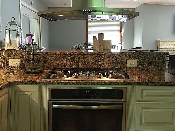 3rd image of 5115 Wyndcroft Dr