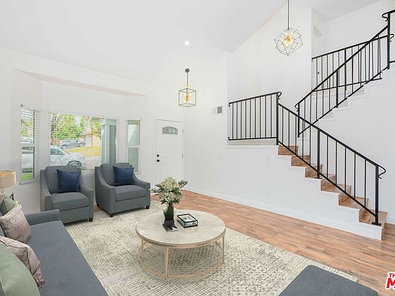 4th image of 16963 Farwell St