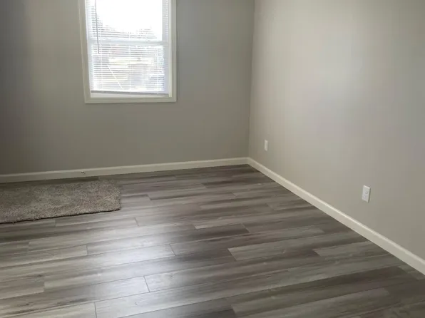 518 E Market St, Hennepin, IL 61327