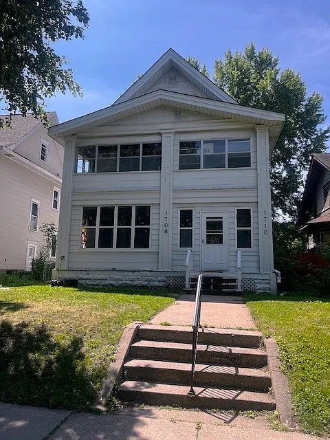 3 bed, 1250 sqft, $1,595 — Photo 1