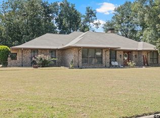 102 Magnolia St, Mount Vernon, TX 75457