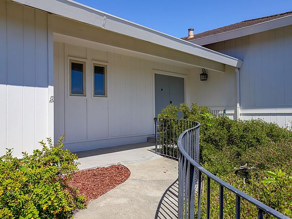 3rd image of 1260 Encina Dr