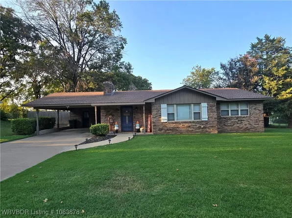 1705 E Fryar Dr, Sallisaw, OK 74955