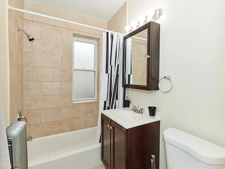 2536 W Thorndale Ave #3 — Photo 4