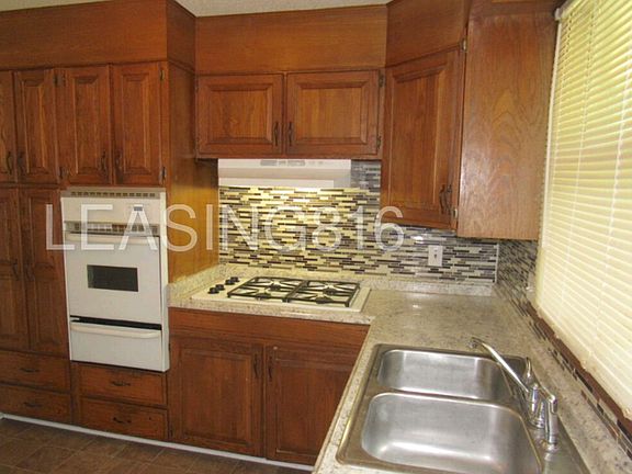 5th image of 9208 Marsh Ave