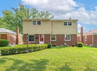 20506 Elizabeth St, Saint Clair Shores, MI