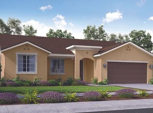 402 Lyon St, Reedley, CA 93654