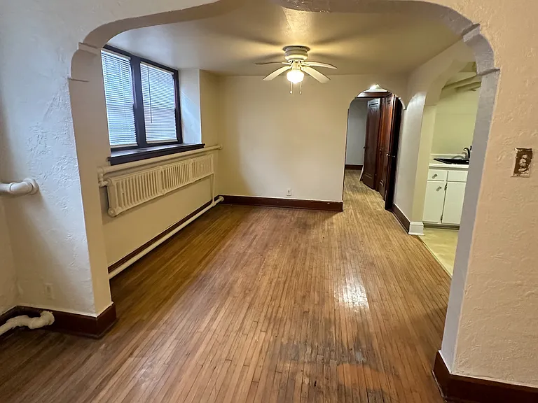 576 Grand Ave #B1 — Photo 2