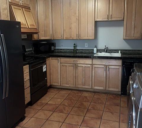 5th image of 912 N Stonestreet Ave