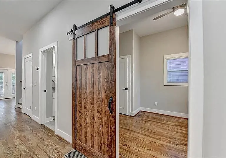 978 Palmetto Ave SW — Photo 3