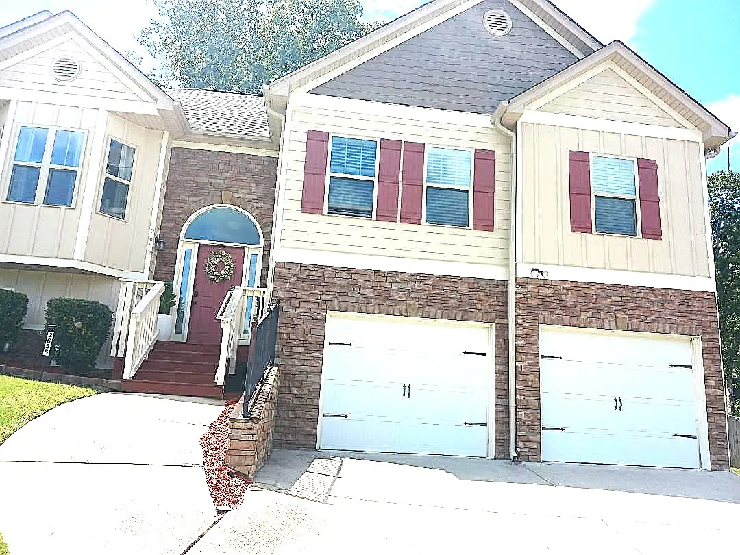4 bed, 3000 sqft, $2,500 — Photo 4