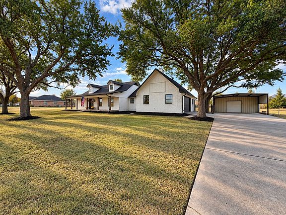 2nd image of 5812 Priscilla Ln