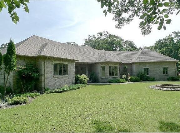 2nd image of 9240 Knollwood Dr N