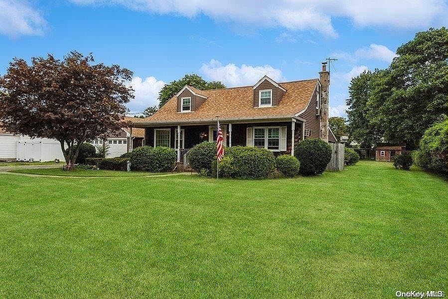 1st image of 90 Floral Avenue