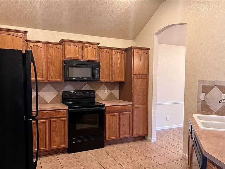 2009 Herald Dr — Photo 3