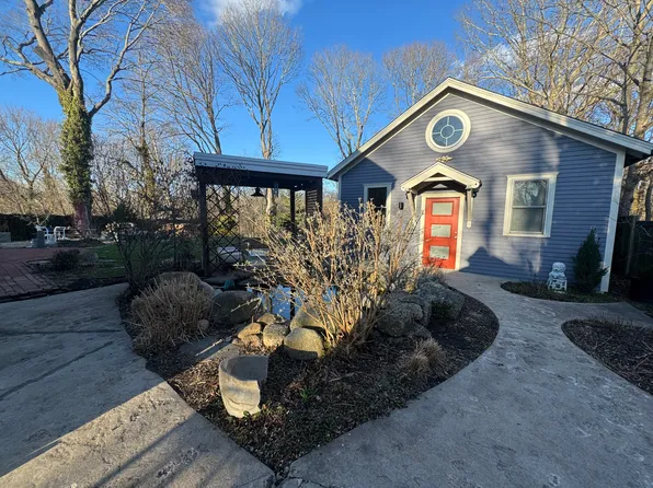 17 Spring St, Wakefield, RI 02879