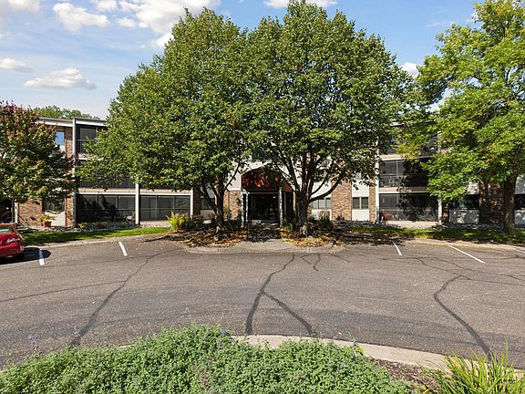 2nd image of 3150 Glen Oaks Ave APT 210A