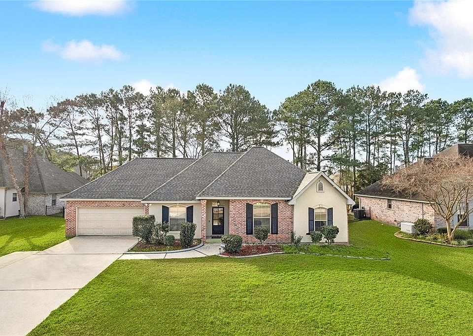 1st image of 249 Fairfield Oaks Dr