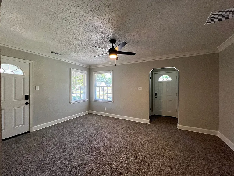 1531 Buntyn St — Photo 6