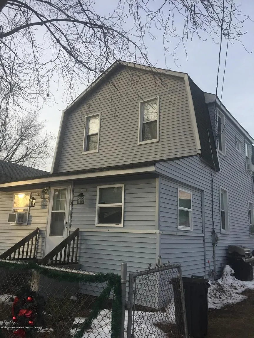 5 Leroy Pl photo 1