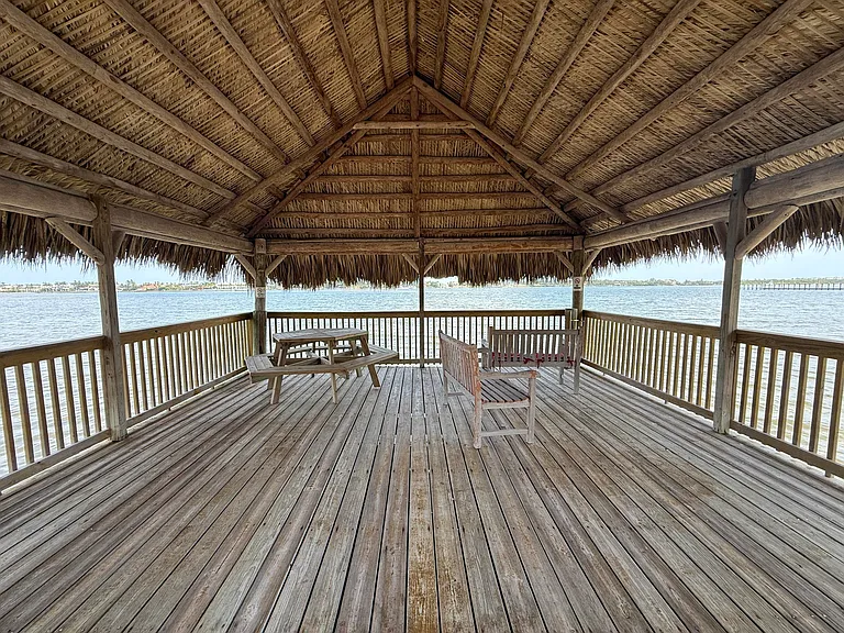 225 N Lakeshore Dr — Photo 91