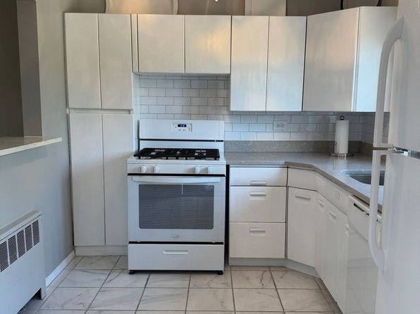 606 Green Bay Rd APT 2A
