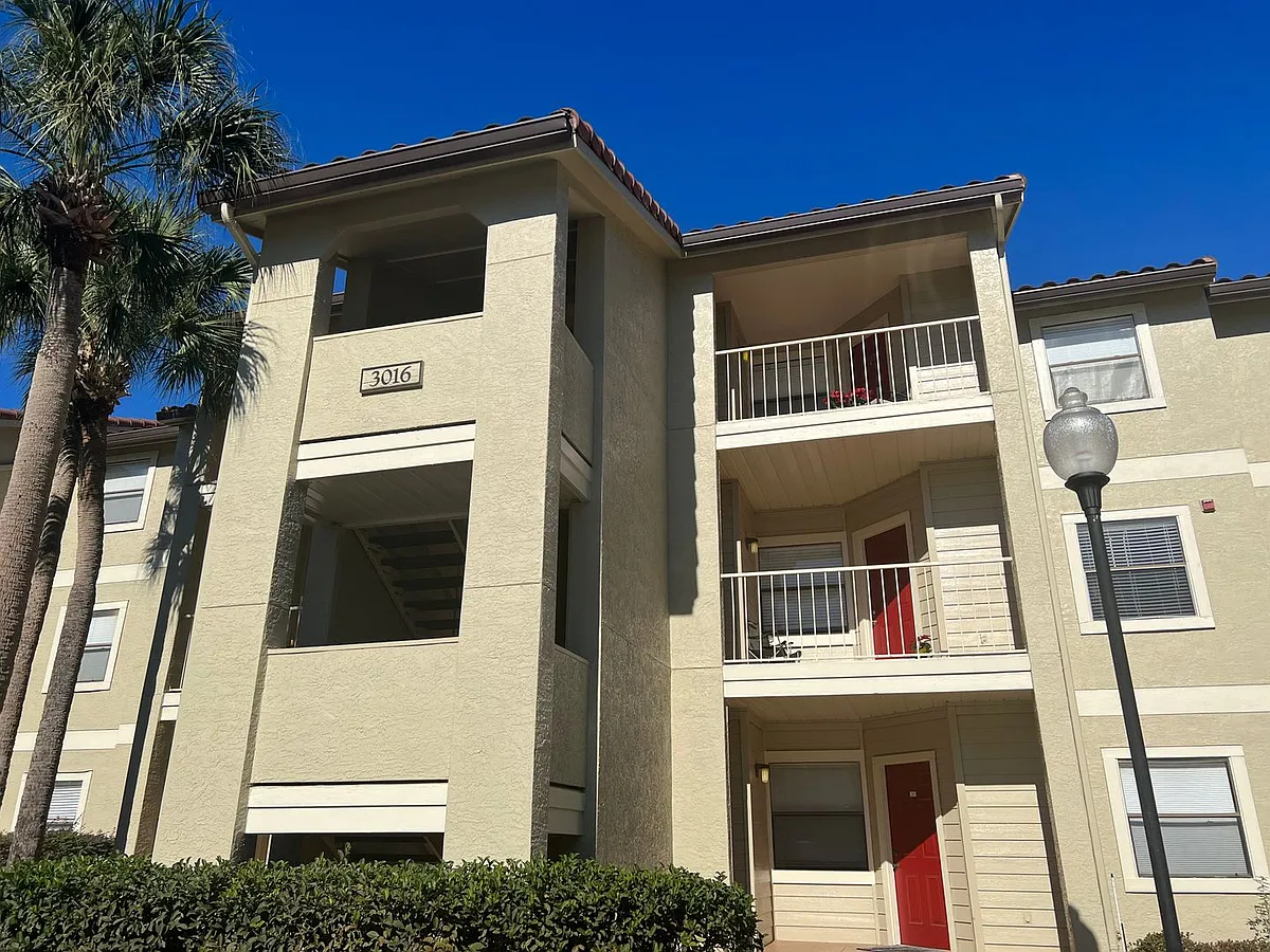 Building Photo - 3016 Parkway Blvd #209