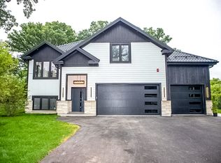 9517 Forest Pl, Des Plaines, IL