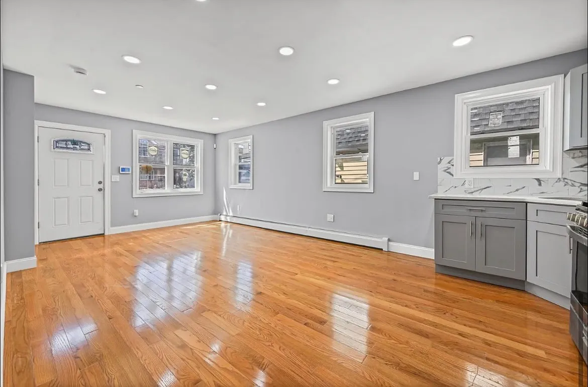 3 bed, $3,500 — Photo 1