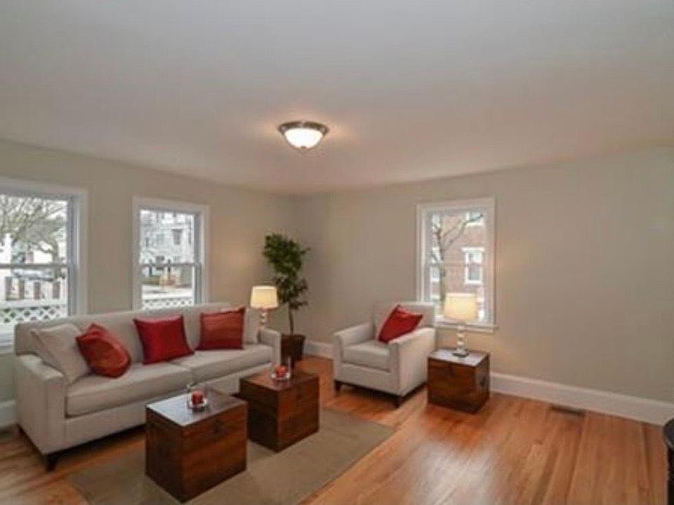 1st image of 227-229 Hurley St #229-1