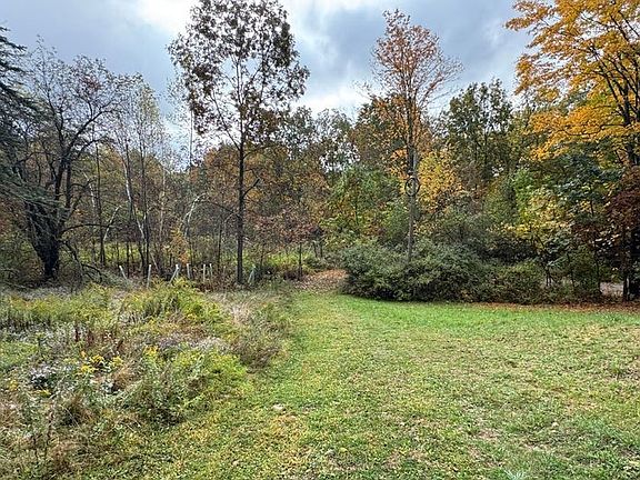 4th image of 636 Darrow Rd
