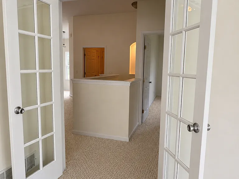 855 Emerald Lake Pkwy — Photo 3