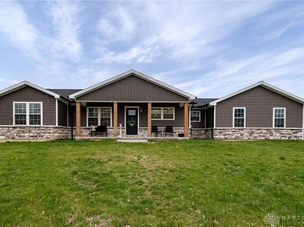 2536 Moorefield Rd, Springfield, OH 45502