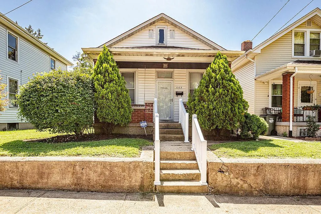 663 Belle Ave photo 1